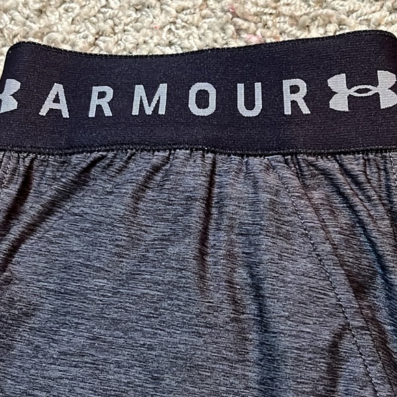 Womens XS Under Armour Capris - Picture 2 of 6
